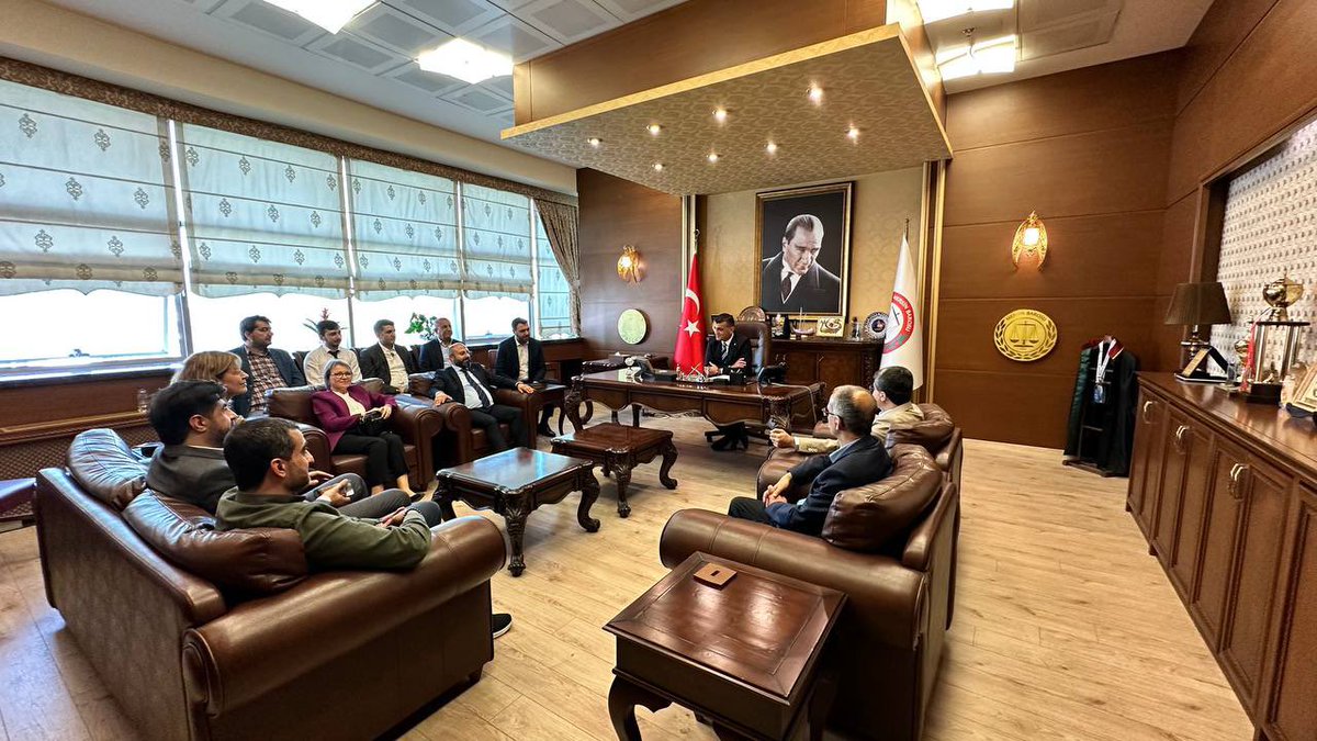 Yenisehire_deva's tweet photo. Teşkilatımızla birlikte Mersin 3.sıra Milletvekili adayımız Sayın @emin_ekmen ile Mersin Barosu başkanı Sn.Gazi Özdemir’i ziyaret ettik.Misafirperverliklerinden dolayı teşekkür ederiz.
#sanasöz @devapartisi @alibabacan https://t.co/rSAZcFHfnt