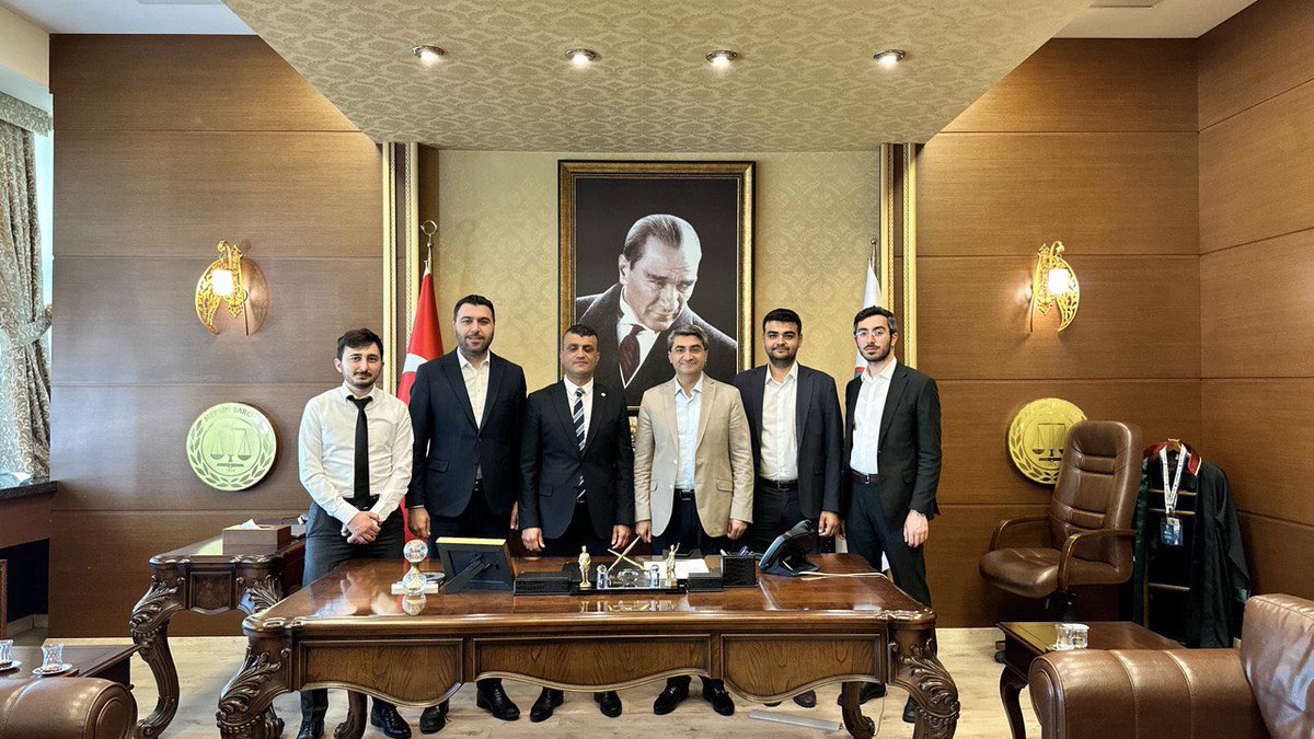 Teşkilatımızla birlikte Mersin 3.sıra Milletvekili adayımız Sayın <a href="/emin_ekmen/">Mehmet Emin Ekmen</a> ile Mersin Barosu başkanı Sn.Gazi Özdemir’i ziyaret ettik.Misafirperverliklerinden dolayı teşekkür ederiz.
#sanasöz <a href="/devapartisi/">DEVA Partisi</a> <a href="/alibabacan/">Ali Babacan</a>