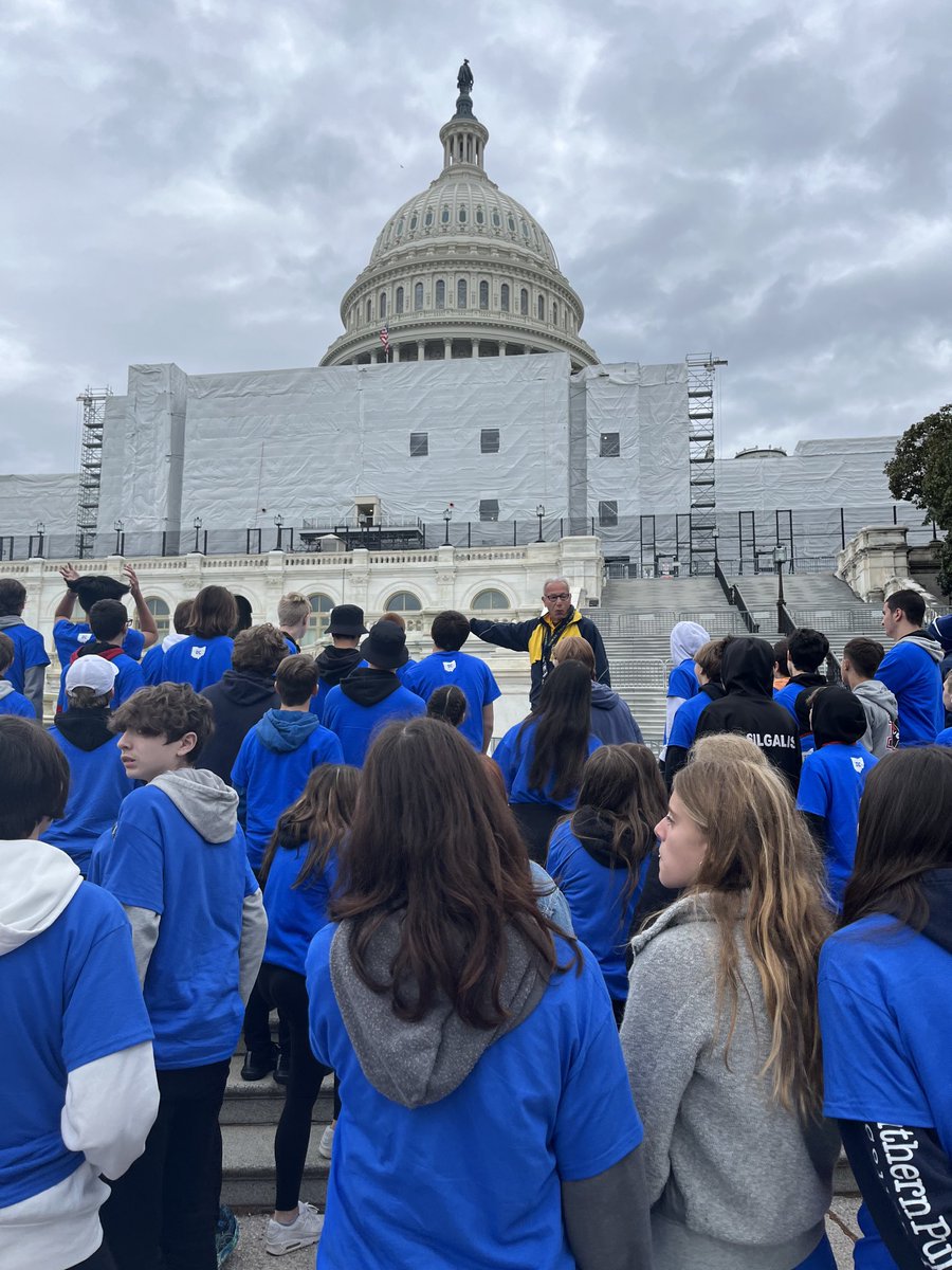 PavkovAnna's tweet photo. Tour guide extraordinaire teaching our students about the Capitol Building and where peaceful transitions of power take place. #yourSMS #onceacard https://t.co/Q4q739Edmo