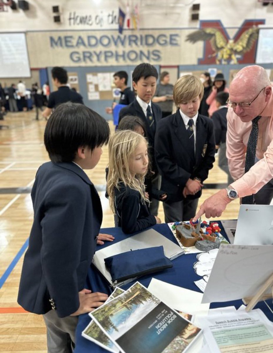 kinder_learner's tweet photo. When the Gr 5’s took to the gym, our whole community came to interact with their inquiries.  Our #ibpyp  school learns together. @ibpyp @ISABC1 @Meadowridge #pypEx2023 #exhibition https://t.co/gUR5kfSQUA