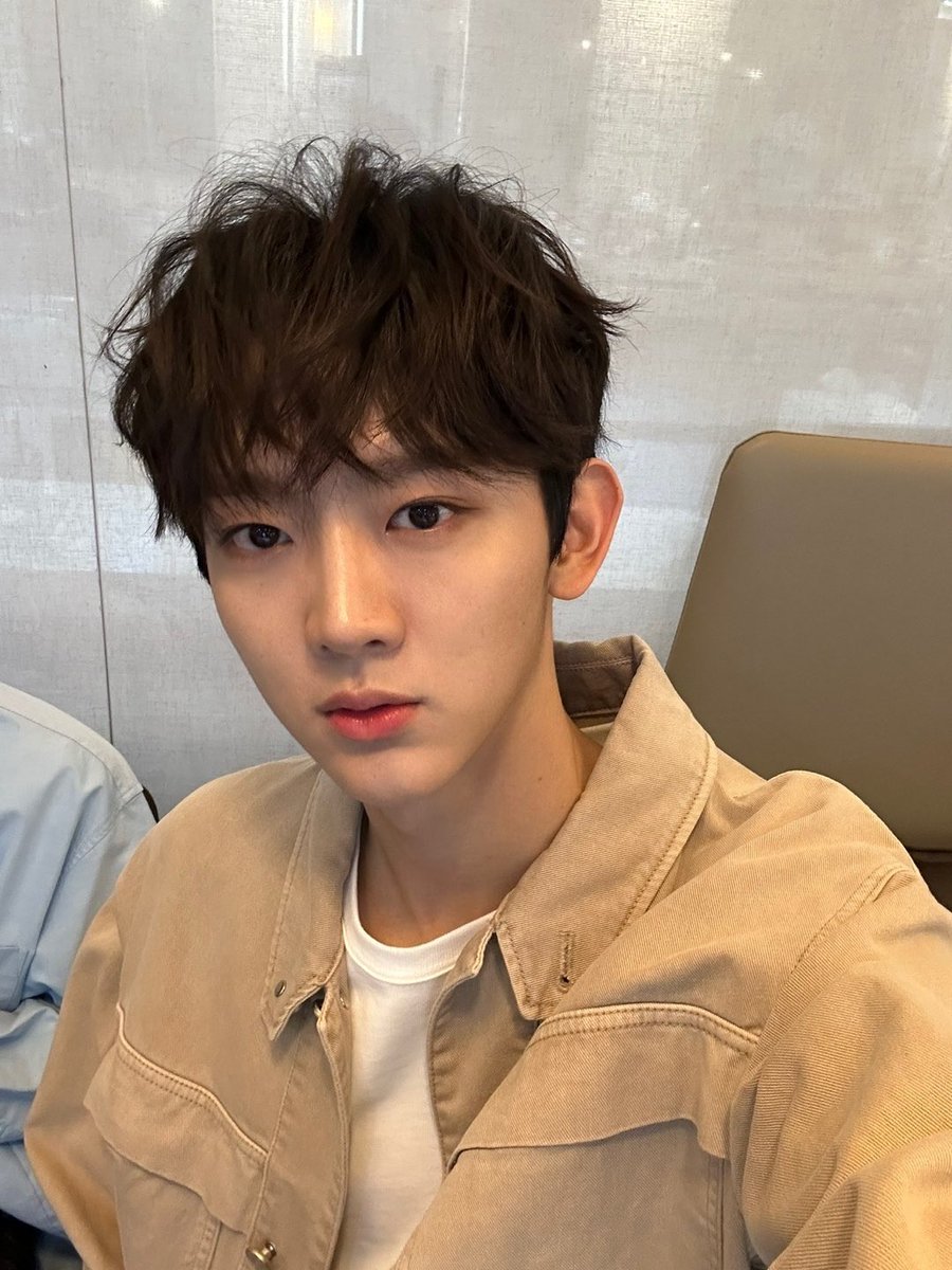 ysepics's tweet photo. new seungeon selca! 🥹 https://t.co/LgV5OfeoSp