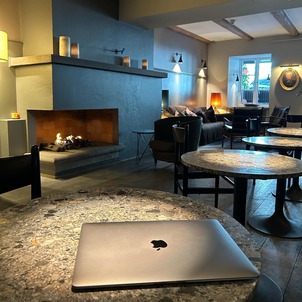 noticemeio's tweet photo. NOTICE in the wild ☕️ #letsnetwork #coffeemeetings #sales #interview #workingonthego #nlp #coaching #f2f #startup #scaleup #leadership #team #management #clevel #managers #executivesearch #recruitment #founder #noticemeio #notice 🩶 https://t.co/9RhXrHlIVx
