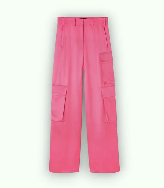 blogrosafragola's tweet photo. I PANTALONI CARGO di @Versace: quando l'Alta Moda incontra lo Street Style
#versace #pantalonicargo #cargo #pantalonicargofucsia #fluocolor https://t.co/8QXnUKE8yH