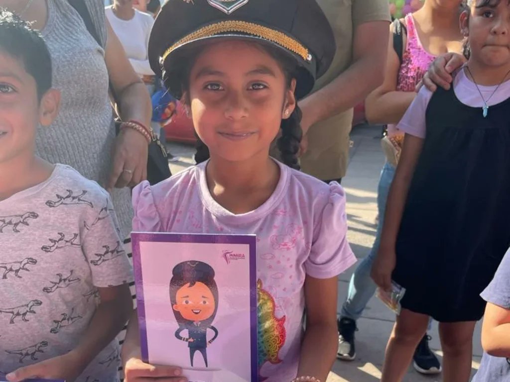 💜 Finalizamos con éxito el #FestivalDeLaNiñez 🧒🏻 llevando actividades para  todos. Aprendimos y nos divertimos, demostrando que #JuntosRompemosEsquemas. ¡Gracias por participar con nosotros!