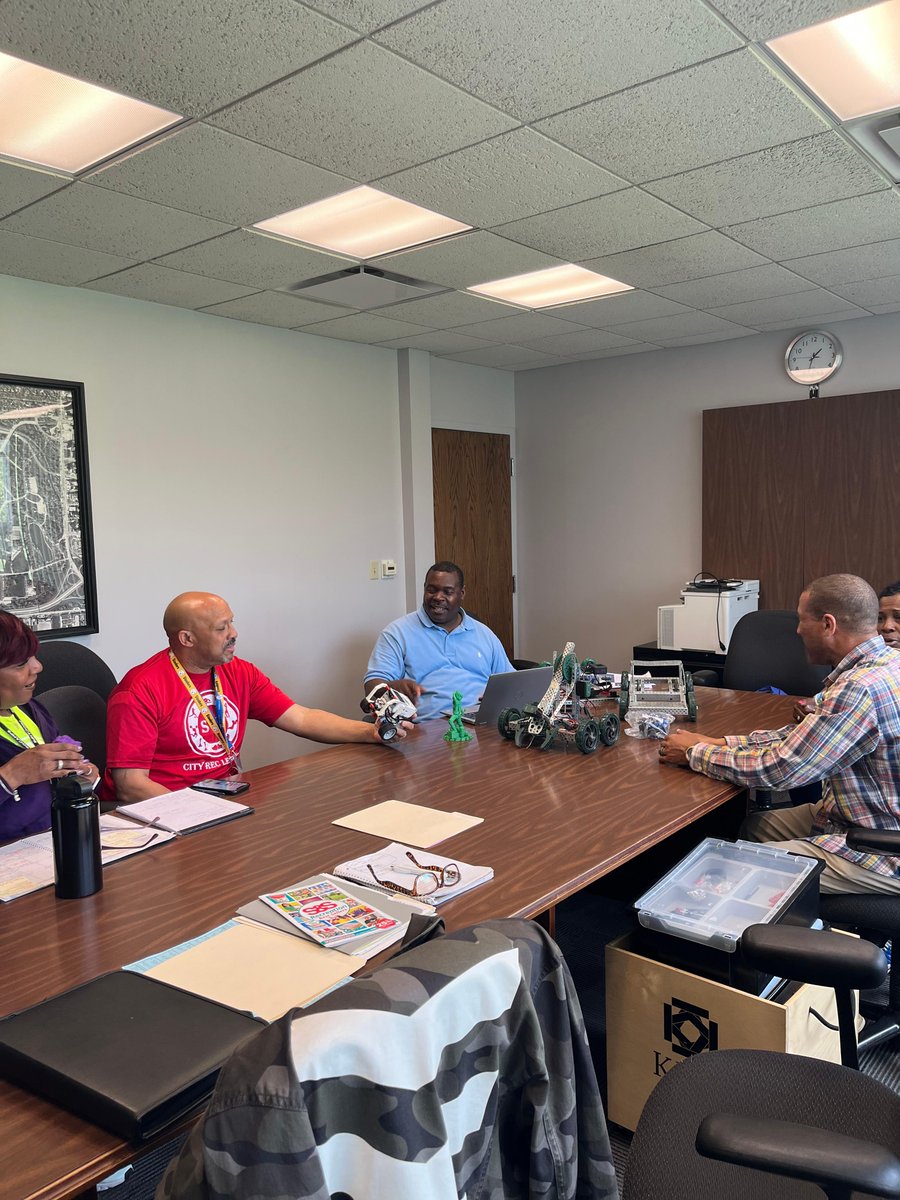 We've got exciting summer plans 🤖

This summer, hands-on Robotics play and training will be offered at City recreation centers: Cherokee, 12th &amp; Park, Tandy, and Gamble Center. 

Looking for summer activities and camps? 
Visit ➡️ stlcityrec.recdesk.com