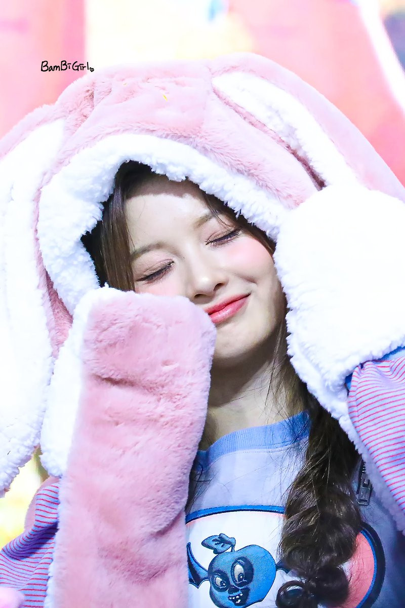 230325 메이크스타 대면 HQ💗
말랑폭신토끼🐰💗

#NMIXX #엔믹스 #SULLYOON #설윤