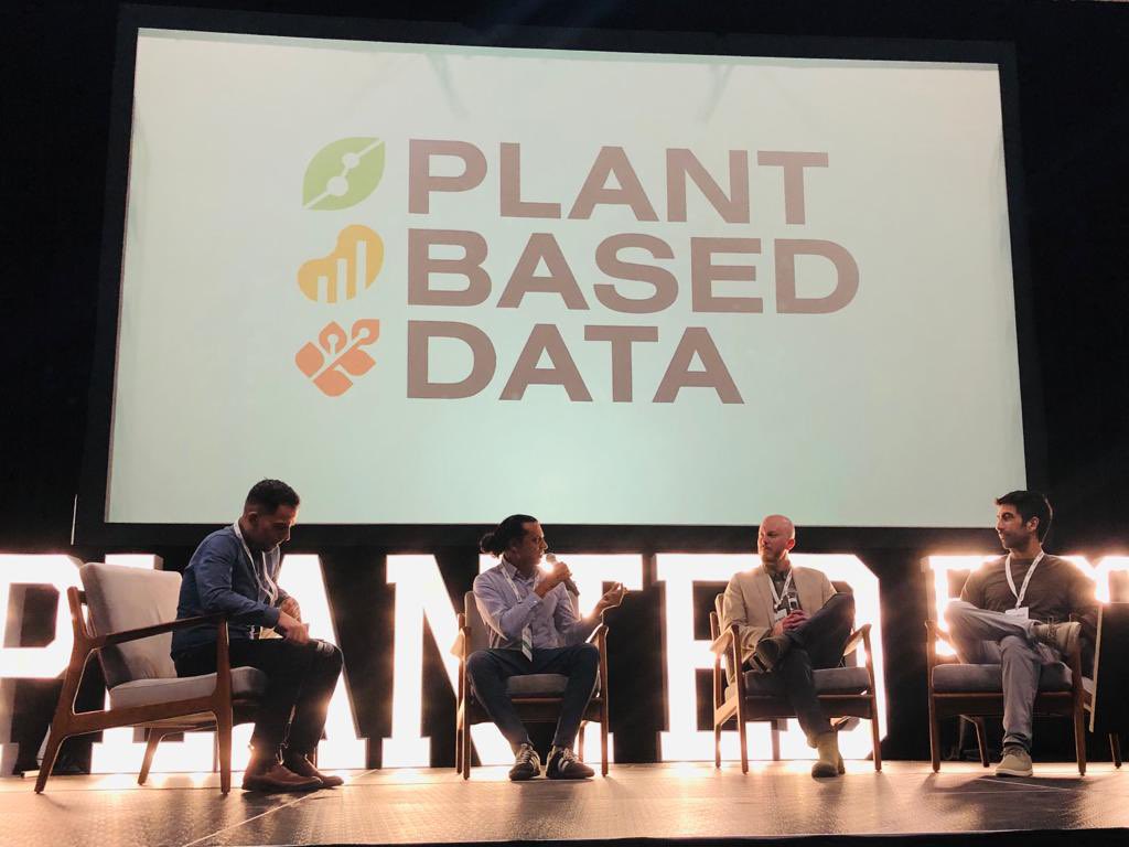 While industry tactics will continue to delay systems changes to facilitate diet changes, evidence and reason will ultimately prevail.

Our core team breaking down the nutrition, environment, and economic science in Toronto this past weekend.

🧵 of a couple slide highlights