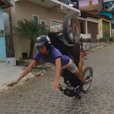 ilhadaslendas's tweet image. 🚨 Yutapon caiu da moto

2-0 PSG pra cima da DFM na primeira série do MSI