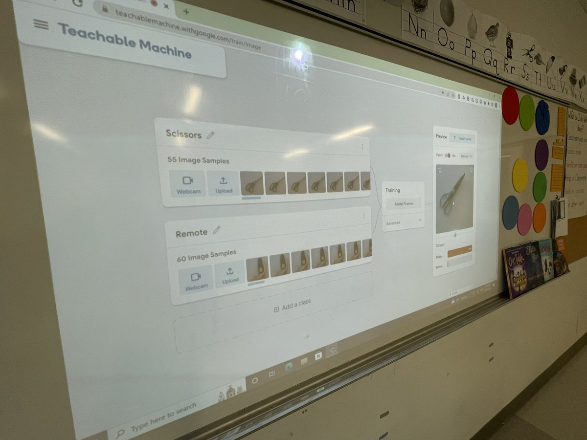 Learning A.I. in class today with the Teachable Machine!