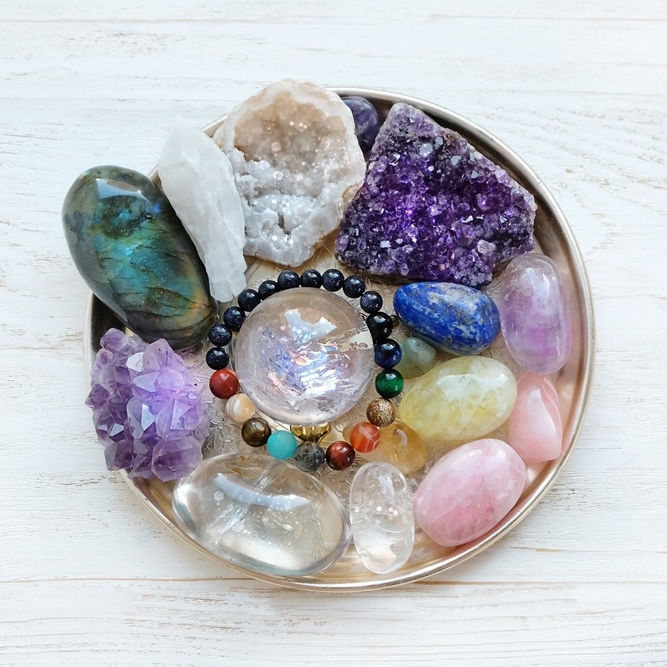 MyStart_com's tweet image. Who knew crystals had hidden meanings? Learn about the shapes and symbols to discover the power within and unlock the secrets of your stones—click this link 🔮 mystart.com/blog/crystal-s… for more. 🔮 #ExploreTheWeb 🌐
