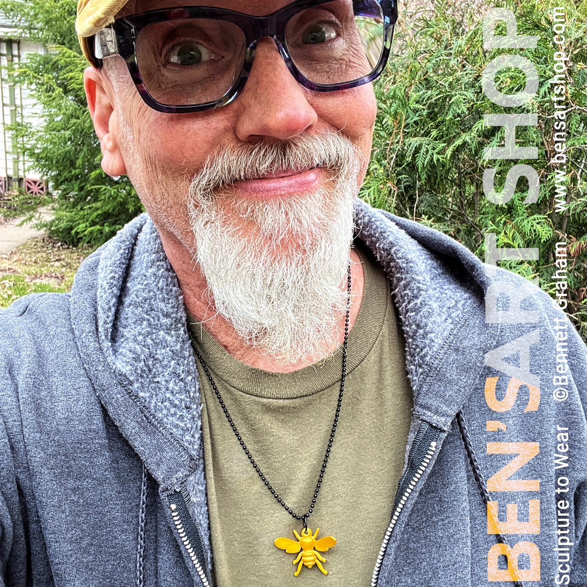 Show your pollinator respect with a bee pin or pendant. It’s wearable art from Minneapolis sculptor Bennett Graham. #beejewelry #pollinators #honey #beekeeping etsy.com/listing/147190…