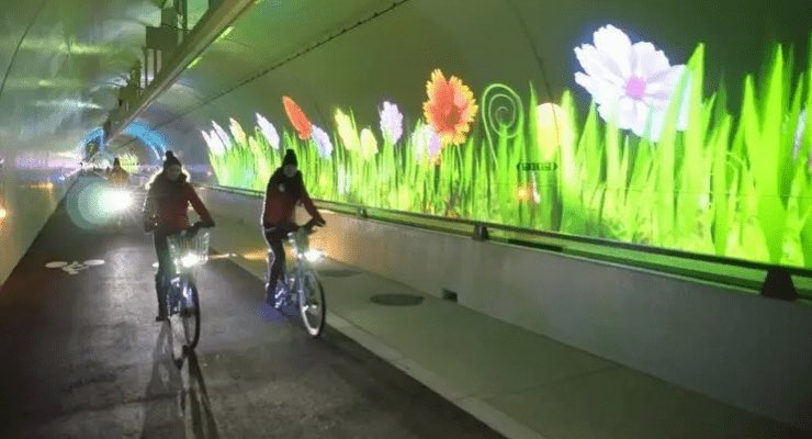 Belçika’da, 1 Mayıstan itibaren işe bisikletle gidip gelenlere kilometre başına 0,27 avro ödenek verilmesi zorunlu hale geldi.

Yani Belçika'da işe bisikletle gidenler maaş alacak.

Tabi ki önce bisiklet yolları yapıldı.

businessturkeytoday.com/people-who-go-…