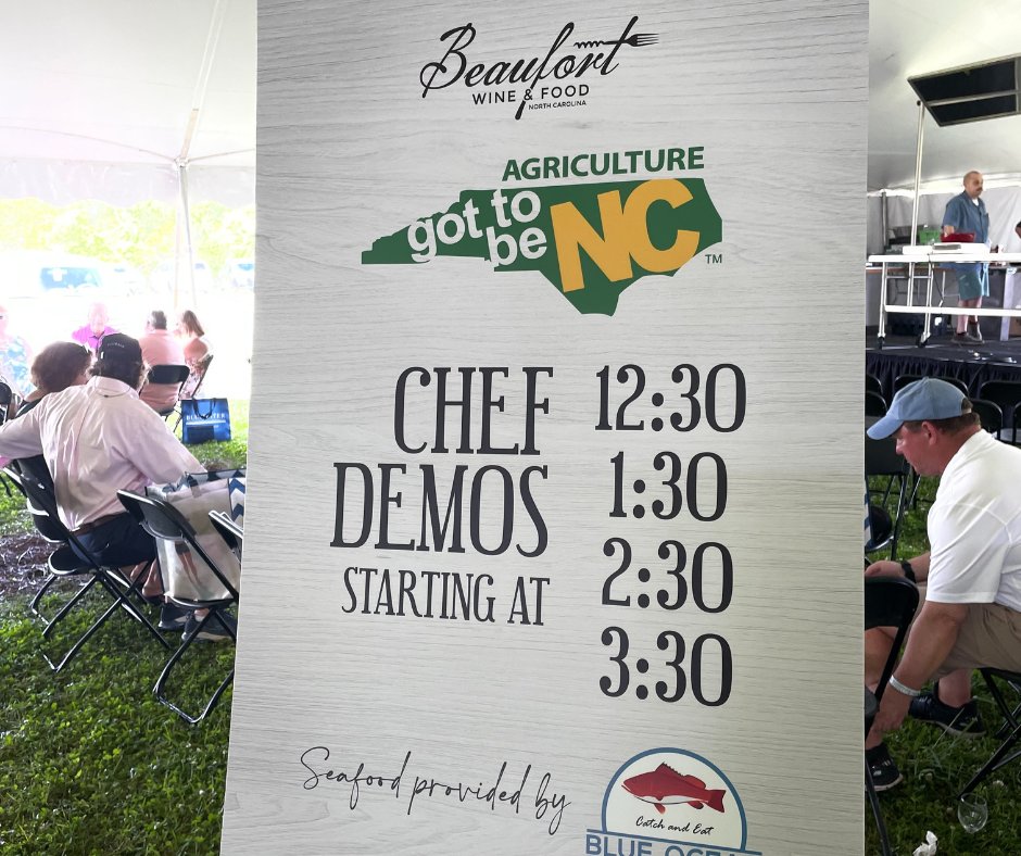 NCAgriculture's tweet photo. Got to Be NC sponsored the cooking stage at the Vin de Mer event this past Saturday in Beaufort. Learn more about it on our Facebook page and check out the local chefs for yourself! #NCCaught #VindeMer #FoodAndWine #BeaufortNC #GotToBeNC #NCAgriculture https://t.co/dCCmCZ8WDF