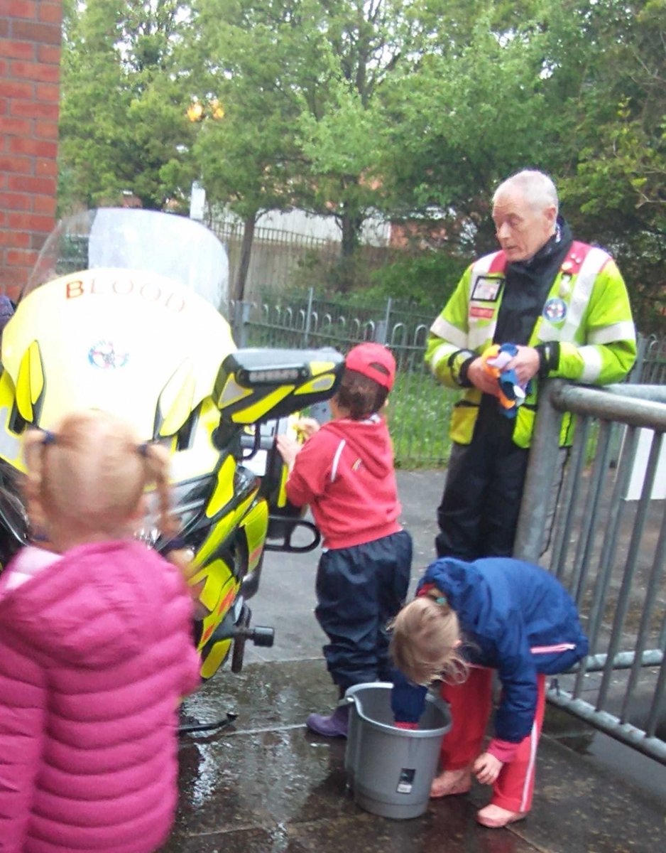 Last Thursday the 6th Kingswood, (Emersons Green) Rainbow unit held a sponsored “Bike Wash” 🧼 🏍️ 

14 girls washed 2 blood bikes. Sponsorship by their family and friends raised over £300, with some money still to come in. 🎉
@GirlguidingBSG @GirlguidingSWE