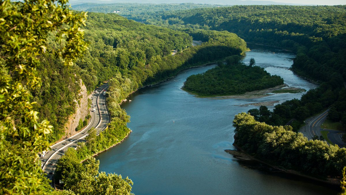DelRivCoalition's tweet photo. No matter where you live, local pollution will impact water quality, affecting the well-being of people downstream from you. Conservation practices like riparian buffers and rain gardens can significantly reduce water pollution runoff. #PACleanWaterWeek https://t.co/wjCIyInIIz