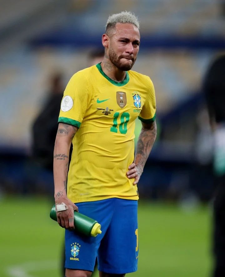 EirenJr's tweet photo. UO: La final de la Copa America 2021 de Neymar fue superior a la final del mundial 2022 de Mbappé. https://t.co/W58iHBmGbN