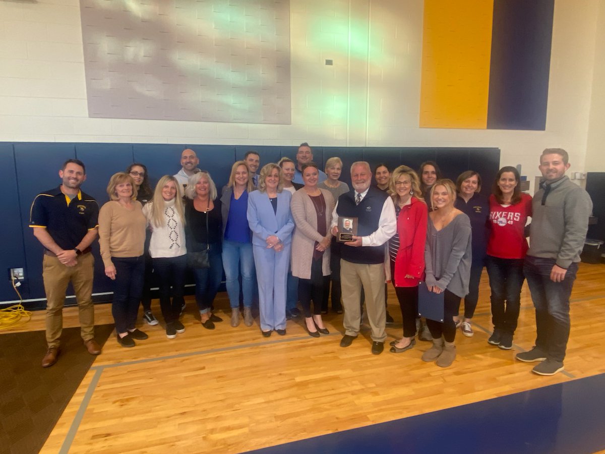 UpperMerionSD's tweet photo. Congratulations to an Upper Merion legend on your induction into the UMASD Wall of Fame! Don Jackson has been teaching at Upper Merion for 39 years &amp; will retire this June. His impact as a teacher, coach, colleague &amp; friend will never be forgotten! #onceavikingalwaysaviking https://t.co/r5BE4ckUki
