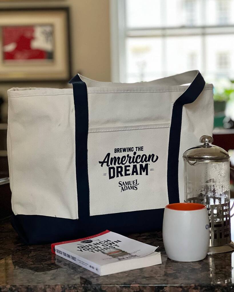 Brewing the American Dream and a great #coffee… priceless #samadams #samadamsbtam #werk #werkingit instagr.am/p/Crvhk3OO1Pf/