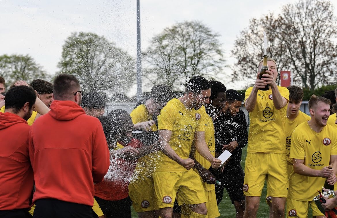 Sandhurst Town FC tweet media