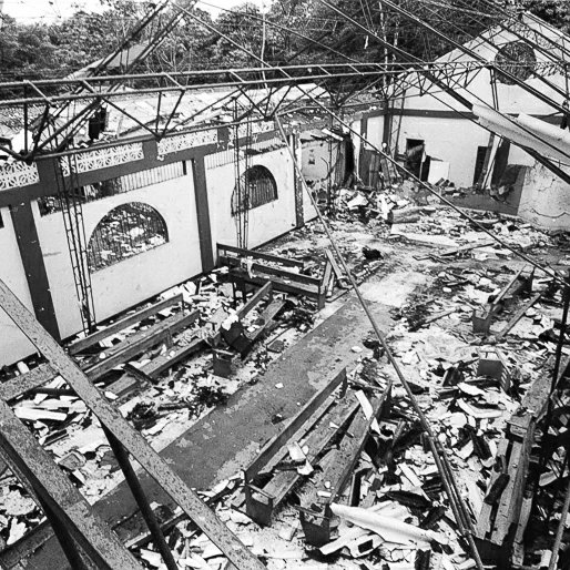 chocoanizando's tweet photo. P R O H I B I D O O L V I D A R #Bojayá #2deMayo #Mayo2 #Chocó #ProhibidoOlvidar #Reparación 📸 De la BBC https://t.co/0p8w7PK5Uk