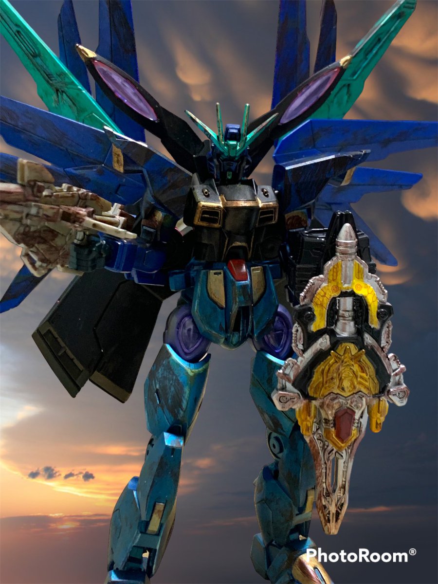 Jun11Ore's tweet photo. なんとか完成。
これでもガンダムだ！
もう何混ぜたかわからん
#ガンプラ  #ガンプラ好きな人たちと繋がりたい  #ガンプラはどんな自由な発想で作ってもいいんだ https://t.co/Dw5j2nTsSw