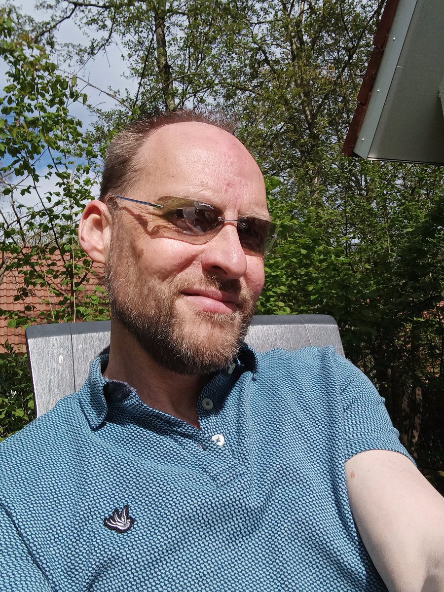 DPMMusic's tweet photo. Stuur geen hulp🌞
#inhetzonnetje #shamelessselfie
#genieten https://t.co/Ryovsv1InN