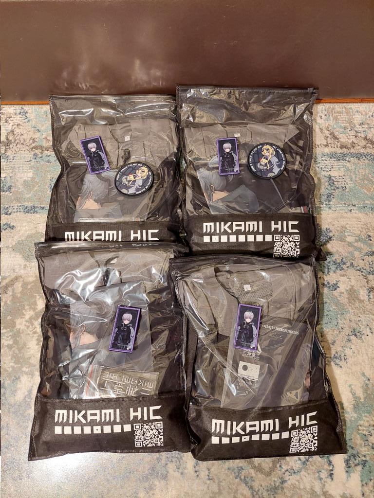 MW597's tweet photo. Finally recieved our batch of #AEM01TacticalHoodie. Thank you @jeremyzxc123 and @mikamihic, much love from Singapore! https://t.co/hrAoUaa4L1