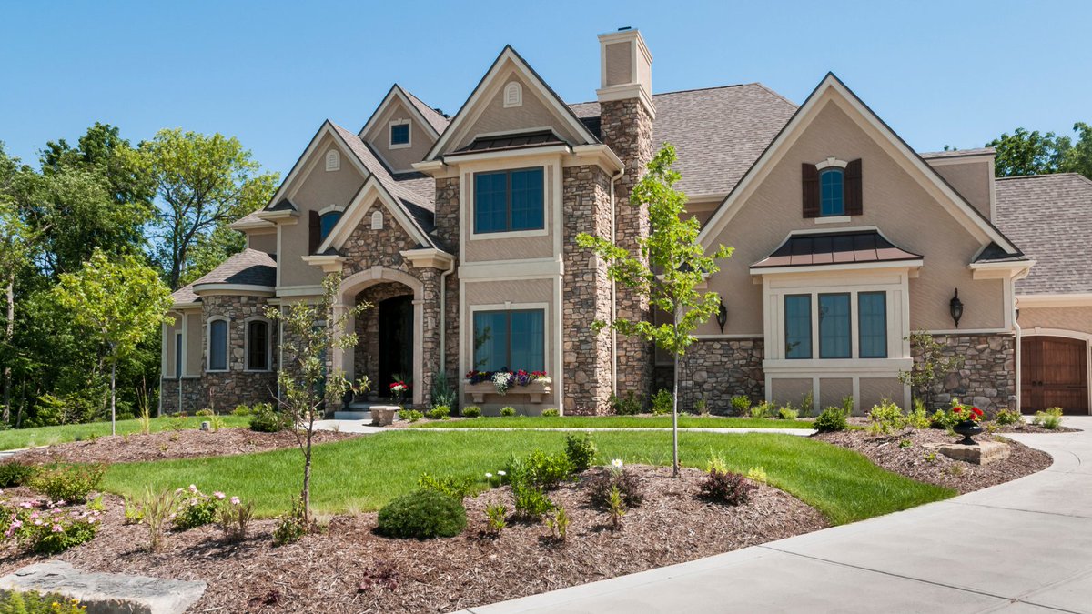 CMWContractors's tweet photo. Whether you’re looking for a rustic ranch-style home or a sprawling mini-mansion, building a Hill Country custom home requires a builder that knows how things work out here in this part of the state. Choose the experts at CMW General Contractors to build your custom home! https://t.co/VwqDJARS7e
