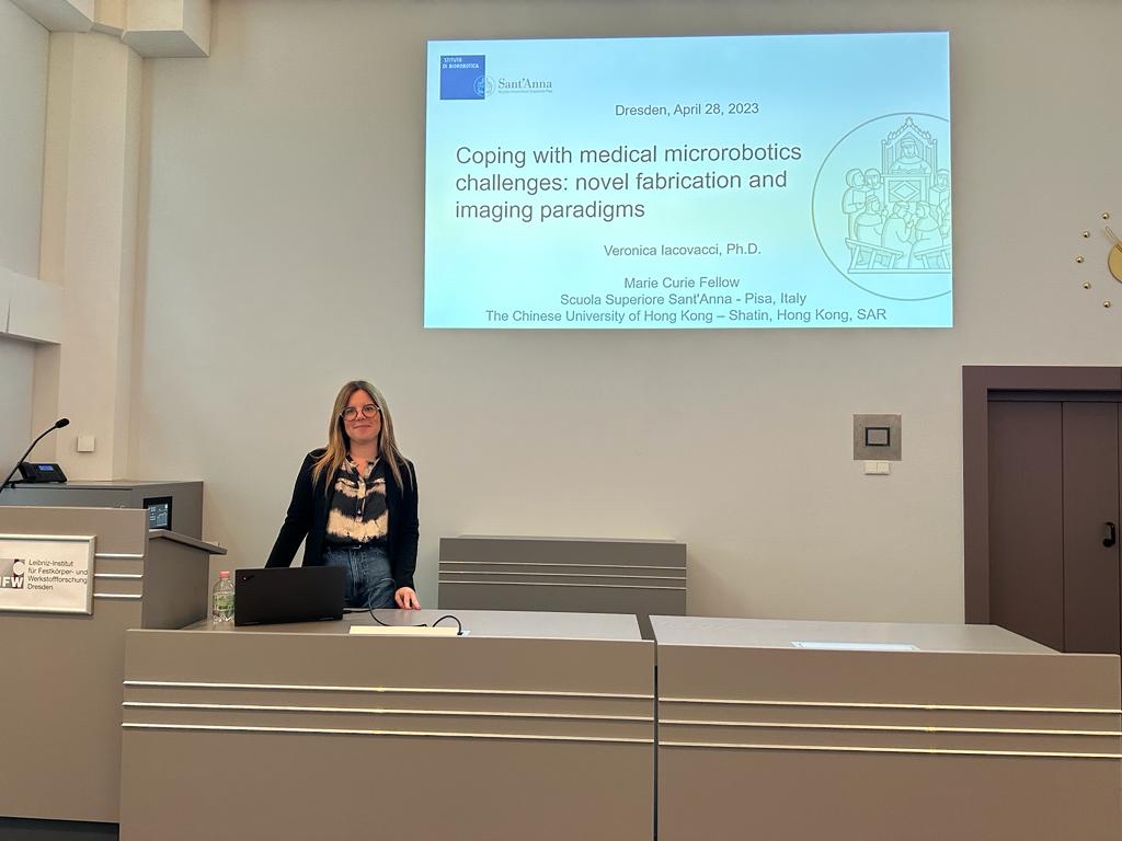 MNBE_Group's tweet photo. A big thank you to @VeronicaIacova1 for her insightful talk on new fabrication methods for magnetically actuated soft robots at the #MNBE group event! We were fascinated by her knowledge on pushing the limits of ultrasound imaging techniques. Keep up the great work!  #SoftRobots https://t.co/EoOcQdGZyd