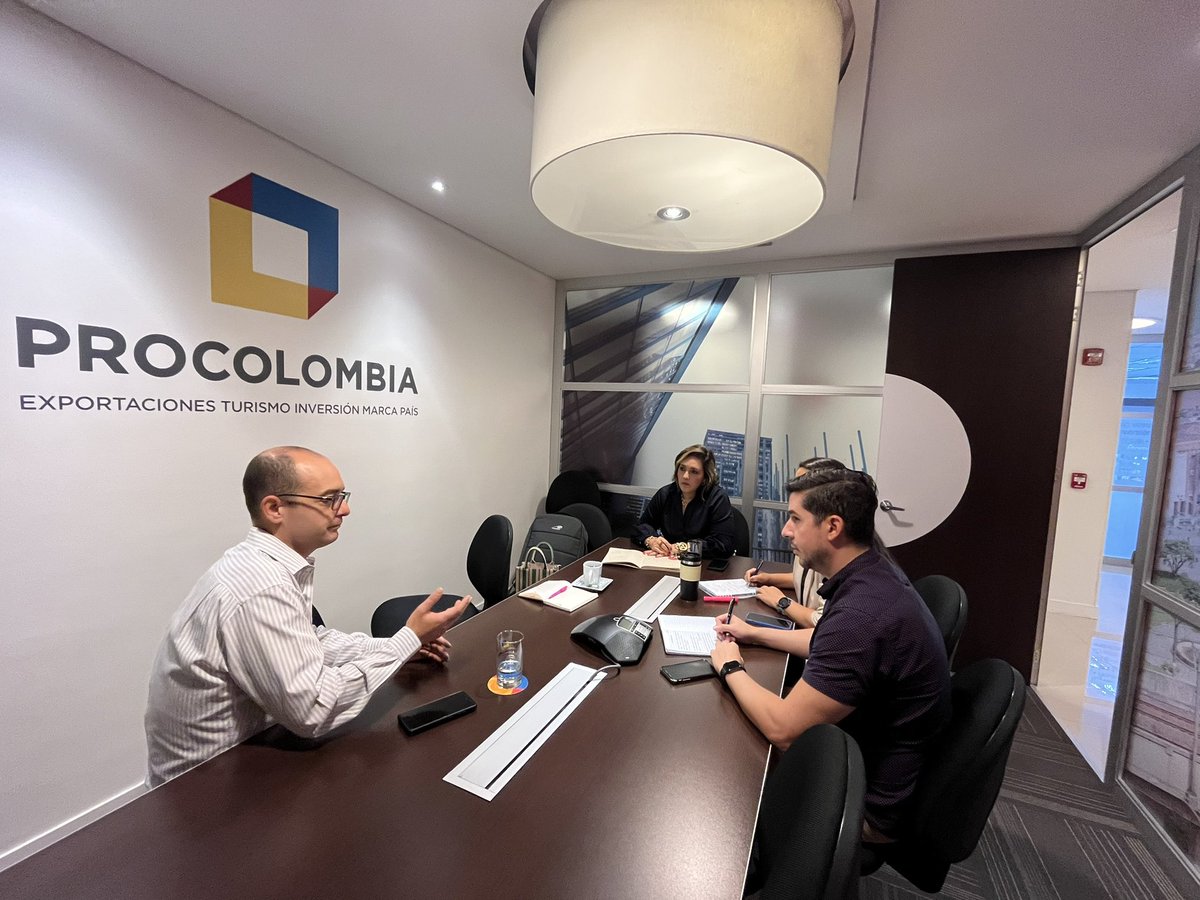 C4IRColombia's tweet photo. Nuestro director Erez Zaionce se reúne con María Luisa Duque, directora Regional de @PROCOLOMBIACO para hablar sobre una articulación que beneficie la calidad de vida a nivel local, nacional y regional. https://t.co/DqzPnR4Nlq