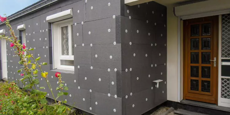 On_Renove's tweet image. #MaPrimeRénov’ 🎁 L’aide financière de l’Anah pour l’#isolationthermique par l’extérieur

Article complet ✅ cutt.ly/x5XKSzb

🧐 Isoler vos murs extérieurs est une solution efficace pour renforcer significativement la performance énergétique globale de votre habitation...