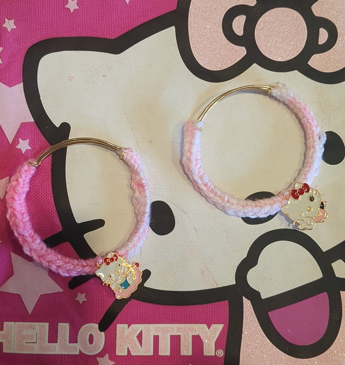 Thecraftkids's tweet image. Hello Kitty 🍒
$12. Each Adjustable 🩷 Bracelet 
#hellokittystuff #hellokittycollection #hellokittyfan #hellokittycollector #thewomensbusiness #handmadeaccessory #handmadewithlove #handmadejewelry