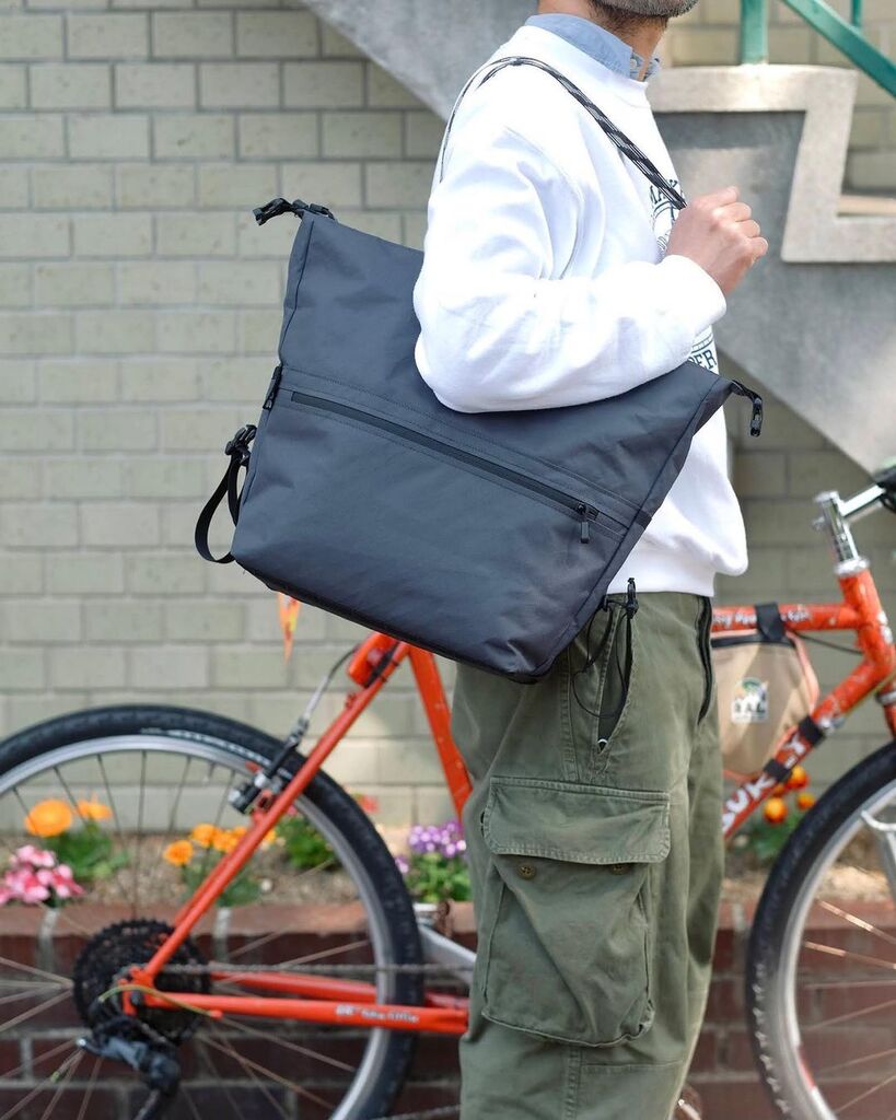 OuterShellAdven's tweet image. So stoked to see the full tote bag lineup over at @circles_world_distribution !! 🫰

"The Everyday Tote this time is an item that focuses on everyday life with a slightly different approach from the lineup so far. It's a tote bag style that fits in the front basket, but you c…