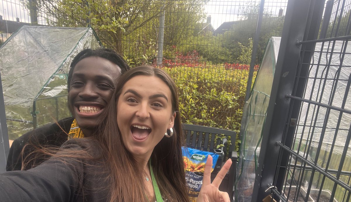 MissCroshawBio's tweet photo. Team eco are enjoying their strike day off school so I roped Mr Adams into helping me Put up the last of the green house shelves! And look what we found……. Things are sprouting🥹🫢🥰❤️ #whenREmeetsSCIENCE #havingimpact #growingandglowing @JFAdamRE https://t.co/HEWwfhLEGS