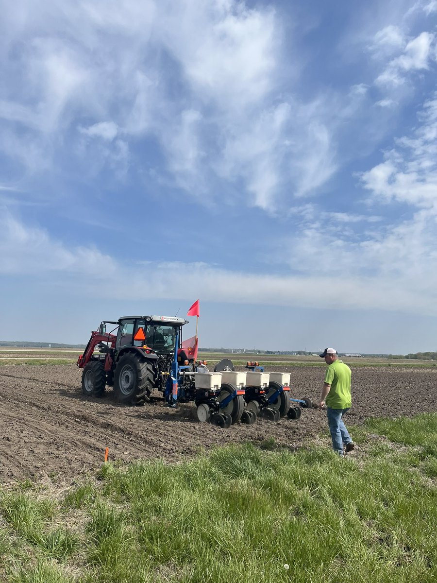 AllianceAgSolu1's tweet photo. Corn show plot is in thanks to some great teammates @wadechannel14, @eagleagronomist and @adriane_dehn 

The @ChannelSeed pipeline is full of great genetics and new technologies.  Excited to watch and learn about 210-08, 212-02, 212-40, 214-40 and 215-70.  #PlacedToPerform https://t.co/0Zta4SsmXc