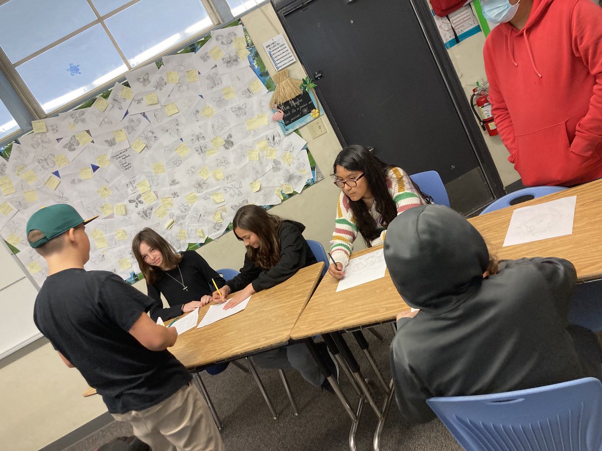 I’ve run out of ideas for seating arrangements in the classroom… #designthinking to the rescue! My ⁦@VIDASHARKS⁩ class who has earned free seating is ideating layouts. #choice #studentsfirst #greatkids