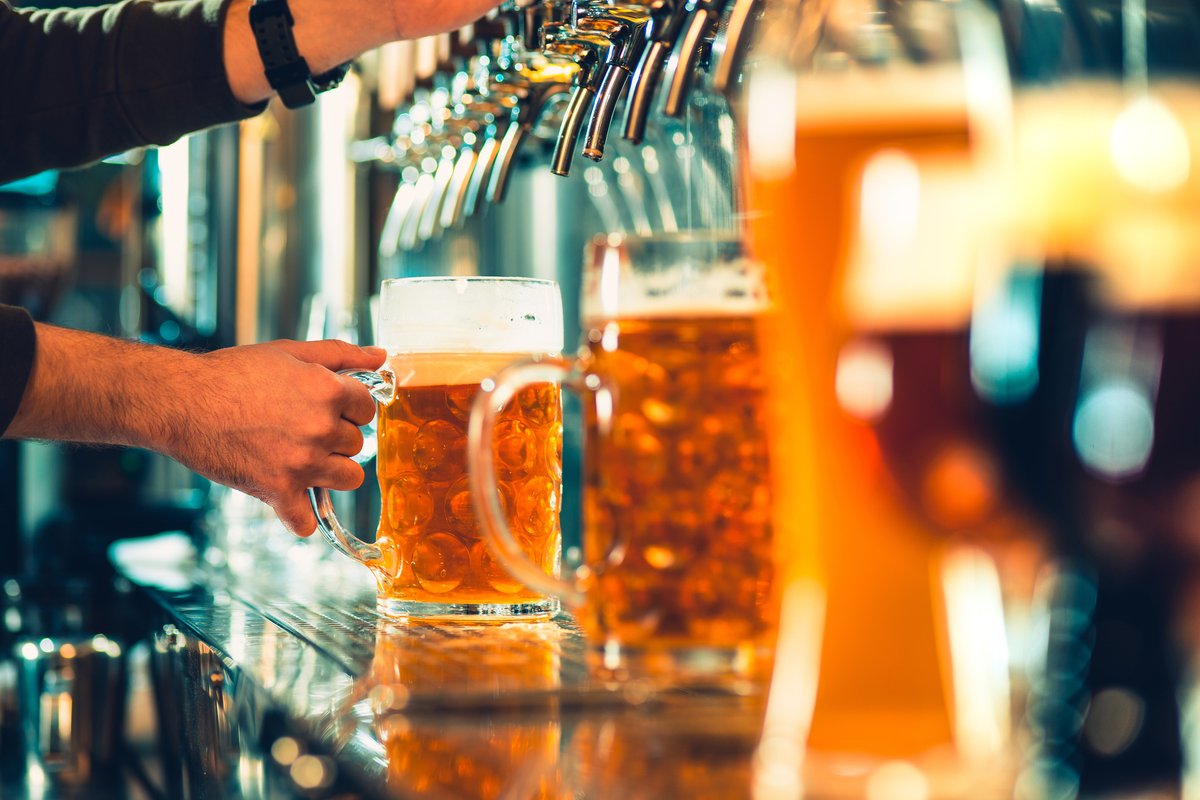 Ont_AGCO's tweet photo. Reminder to liquor licensees: @smartserve recertification requirements are now in effect: https://t.co/DxjPCiUjp5 #smartserve #responsibleservice #smartservecertification #ontario https://t.co/3V5F3RIZXd