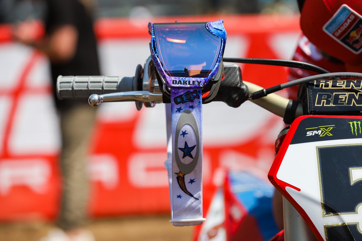mitch_kendra's tweet photo. The 2023 St. Jude Love Moto Stop Cancer #Supercross Auction is now live through May 15. Check out the one-of-a-kind memorabilia &amp; support a great cause: all money raised goes to @StJude @StJudeResearch 📸 @SupercrossLIVE #SX2023 #SupercrossLIVE

https://t.co/ayEfnmi25j https://t.co/zCcfcp6djZ