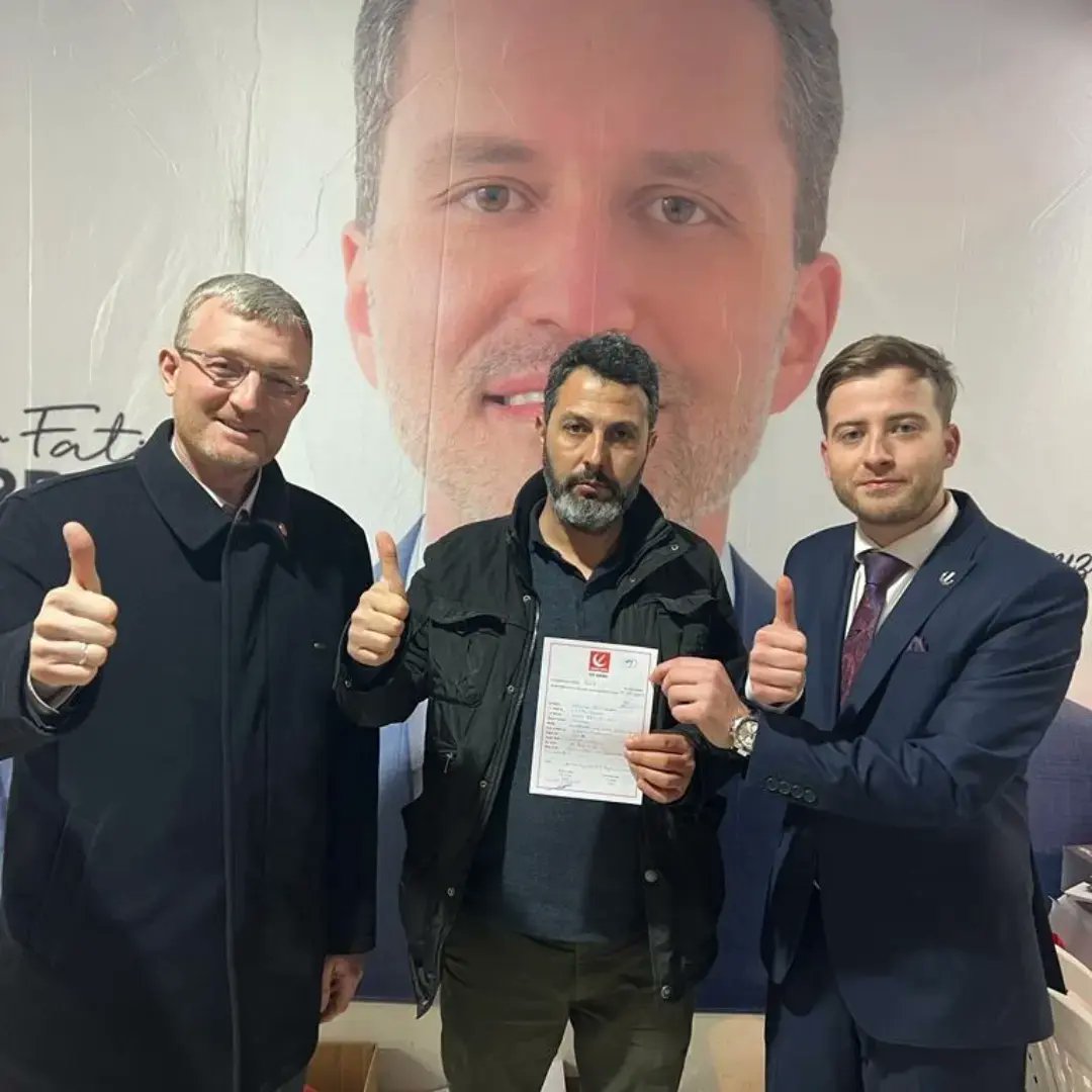 gencrefahfatih's tweet photo. İlçe SKM 3. gün vatandaşlarımızın hem dertlerini dinleyip hemde üye çalışmamıza devam etmektedir

#yenidenrefahpartisi #MilliGörüşMeclise #milligörüşmeclise #erbakan #erbakanfatih #karagümrük #istanbul #turkey https://t.co/QGyAXEUxtM