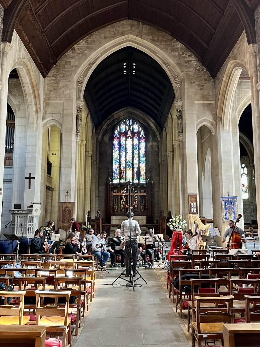 jmbeddoe's tweet photo. What a privilege to perform Britten’s ‘Nocturne’ with @ChamberCardiff and @WillStevens4693 in Bristol on Saturday! It’s long been a work at the top of my list to perform.

Had a wonderful rest of the day in the sunshine around Clifton with Hannah, who came along for the trip https://t.co/k8No7hPhrG