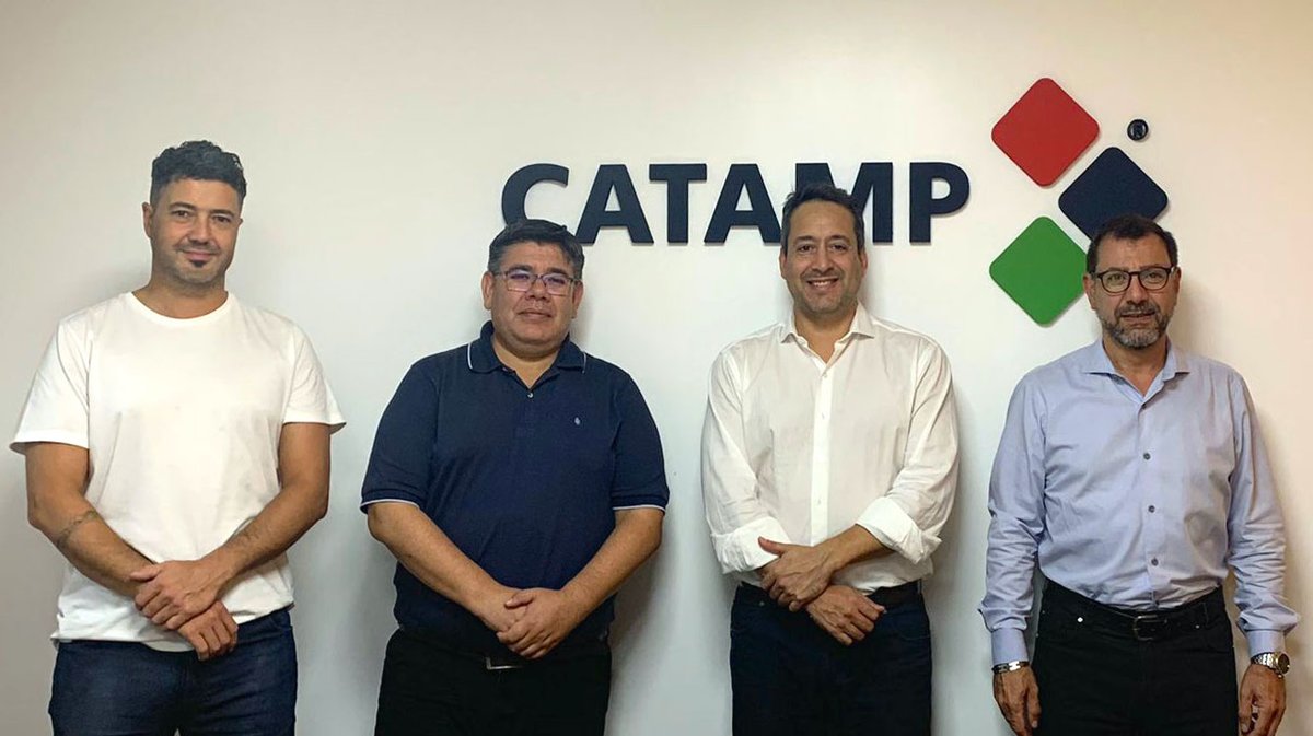 CATAMP_oficial's tweet photo. El viernes pasado nuestros directivos se reunieron con Marcos Coria, Coordinador de Medioambiente y Seguridad de @YPFoficial para fortalecer nuestra relación aportando nuestros conocimientos para el manejo defensivo y así reducir los siniestros viales.
#SeguridadVial
@diegofolch https://t.co/T6d6pCAHnA