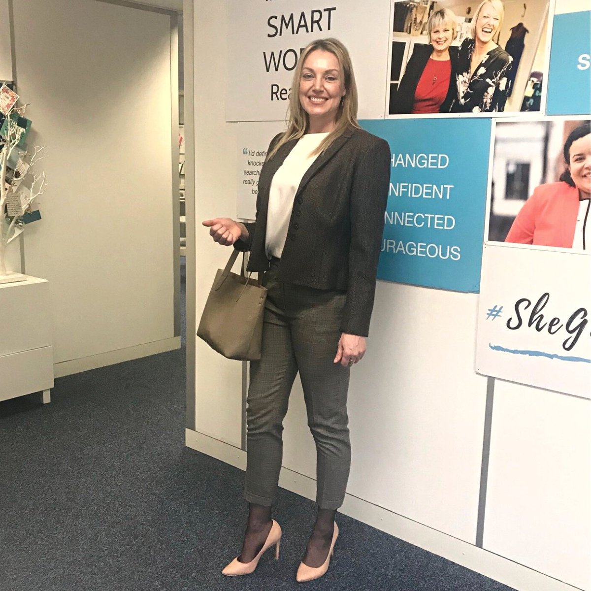 SHE GOT THE JOB⭐
We are delighted to announce Sarah has got the job as the Procurement Lead!
Please join us in congratulating Sarah and wishing her the best of luck in her new job.

#interviewsuccess #femaleemployment #shegotthejob #smartworks #smartworksrdg #CareerGoals #newjob