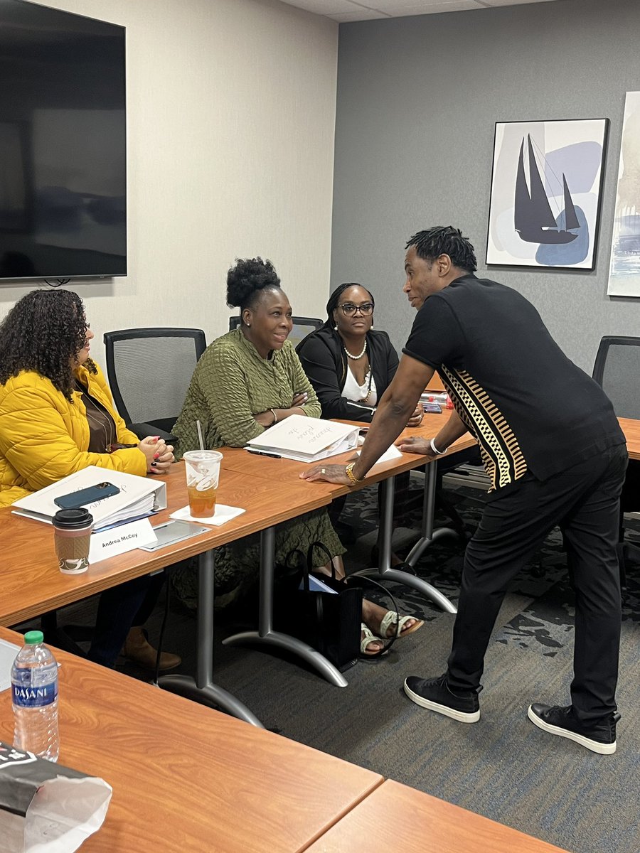 docspeaks's tweet photo. 🌞#riseshinegivegodtheglory 🙌 &amp; Give it up for last participants of our last #speakersacademy 🤗 They are certainly walking their talk! 💯 #DocSpeaks 🎤 This is a season of removing things from my plate.😅 #lovelightandinsight 🫶🏾 https://t.co/MMALoraH4M
