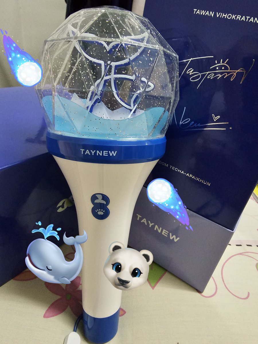 สินค้า : โพก้าบง  🌟🐳🐻‍❄️
ลักษณะ : รูปแบบดีย์ เก๋เว่อ วัสดุทนทานใช้ได้ แสงเปล่งประกายวิบวับ ค่อนข้างจึ้ง      👁👄👁
วิธีใช้ : โบกในคอนเชียร์เมน
วิธีใช้(ที่ไม่แนะนำ) : สำหรับให้เมนไว้ฟาดกันบริเวณศีรษะและลำตัวในคอน
#เตนิว #Tawan_V #Newwiee
#BelucaConcert