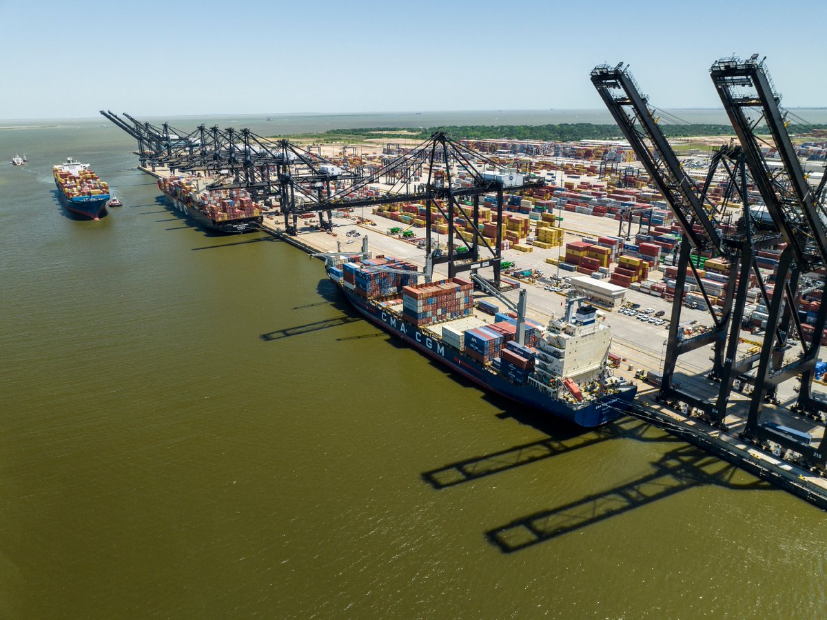 Port_Houston's tweet photo. Nothing beats this weather in Houston, blue skies and sunny days at our Port Houston terminals #houstonviews #vessels #supplychain #hsc #bayport #barbourscut #turningbasin https://t.co/zxi27z1eBy
