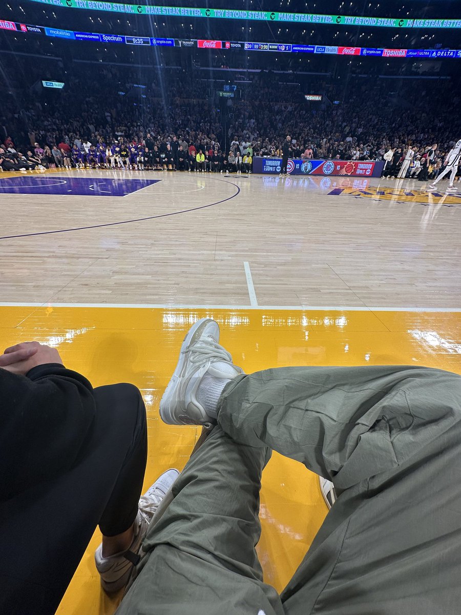 DeGods vs LittleGhosts

You decide...