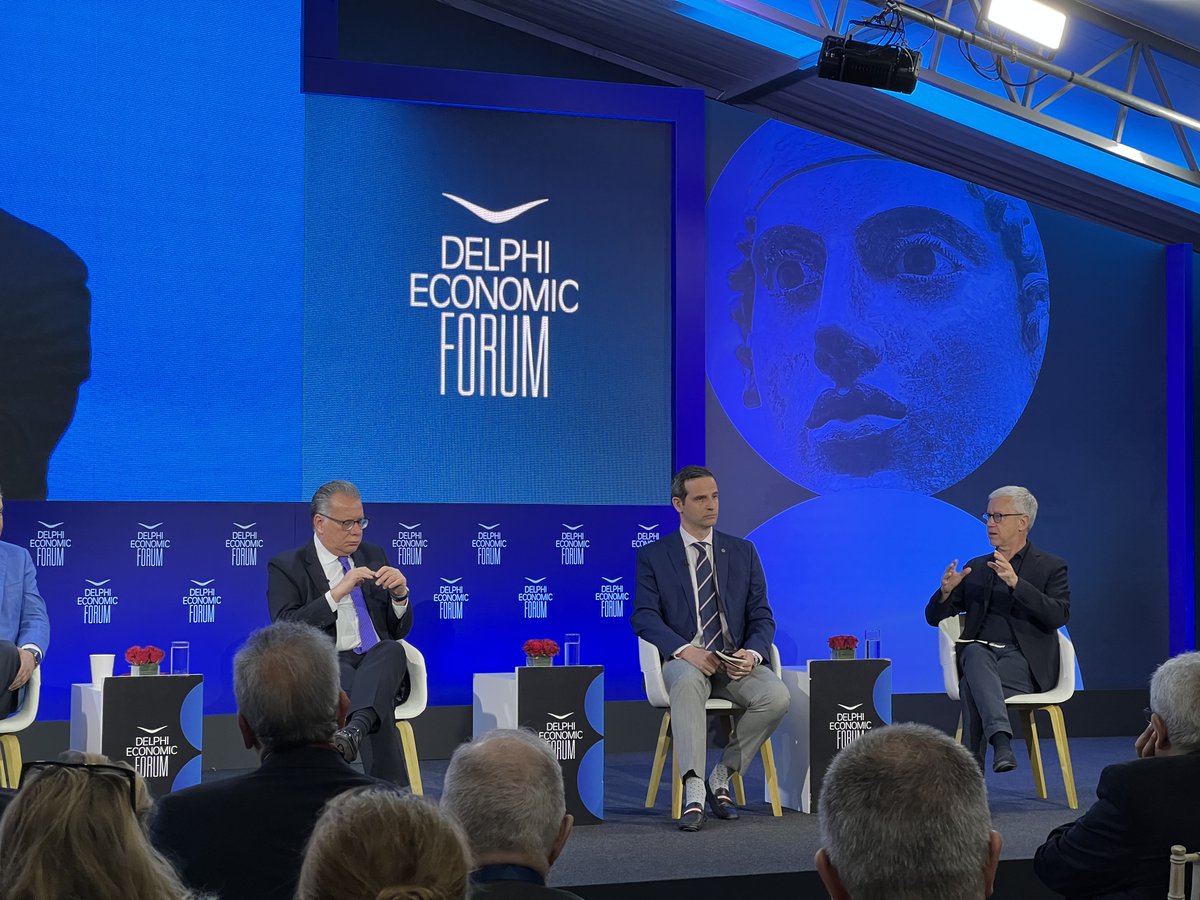 AndrewNovo's tweet photo. Thanks to the @delphiForum and @ian_lesser of the  @gmfus for moderating a great discussion on relations between 🇬🇷 and 🇹🇷. Lots of thought provoking points and hopes for a stable and peaceful future. #EastmedStability https://t.co/W1C0C8cFpo