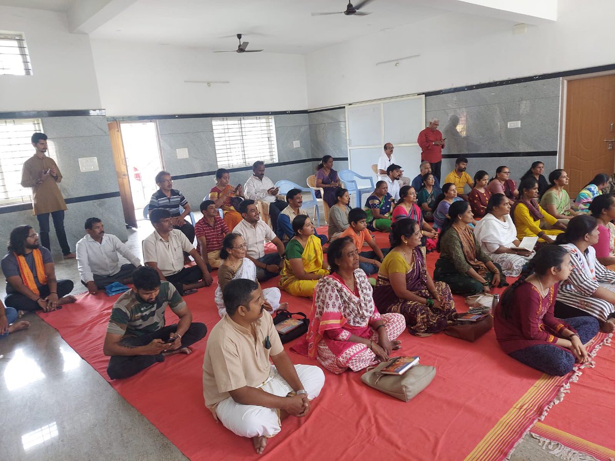 astitvam's tweet photo. #13
#RightVote
Today, I got an opportunity to be with the team, who were involved in performing Durga Sapthashathi Parayana with Sri Narendra ji in Shivamogga.
The awareness campaign about voting was well taken by the team & they’ve ensured us that they spread this campaign. https://t.co/GClyj7zZoX