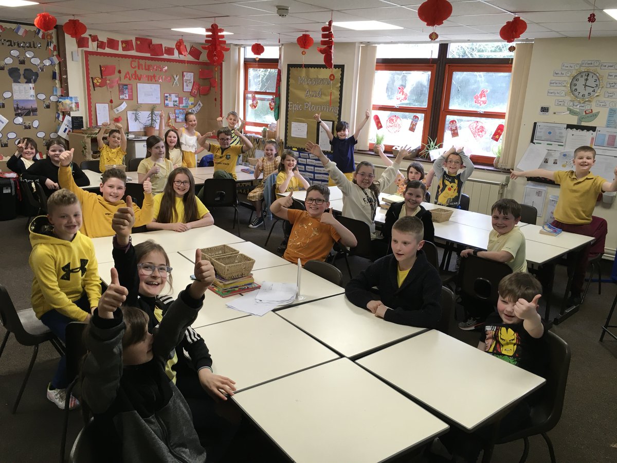 MrNicklinBHPS's tweet photo. #year4BHPS proudly going yellow and showing our support for Hospice of the Valleys @BeaufortHillPri https://t.co/NdB5WaFmWY