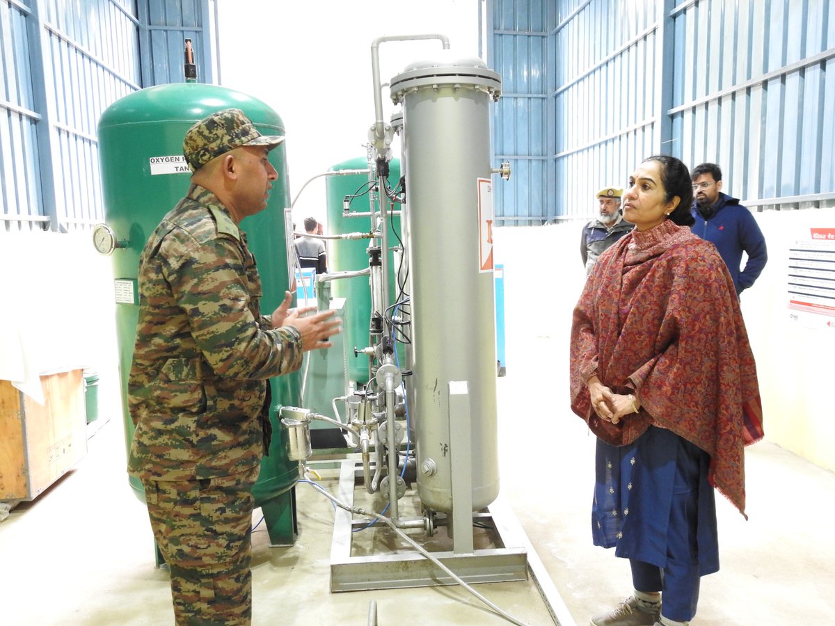 ChinarcorpsIA's tweet photo. #ChinarCorps in conjunction with NSE Foundation, Mumbai established 02 PSA Oxygen Generation Plants at Field Hospital, Nyari &amp; Sahi Memorial Hospital, Machhal, #Kupwara to further enhance #Medical infrastructure in remote regions of #Kashmir. 

#G20
@adgpi 
@NorthernComd_IA https://t.co/ohhtw4FPFq